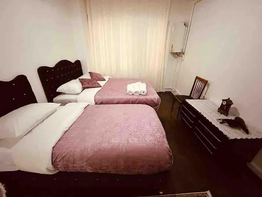 איסטמבול Arya 3 Bedroom Family Pink Flat טורקיה